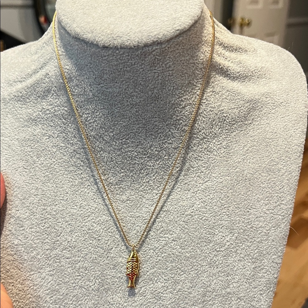 Charming Gold and Red Fish Pendant Necklace